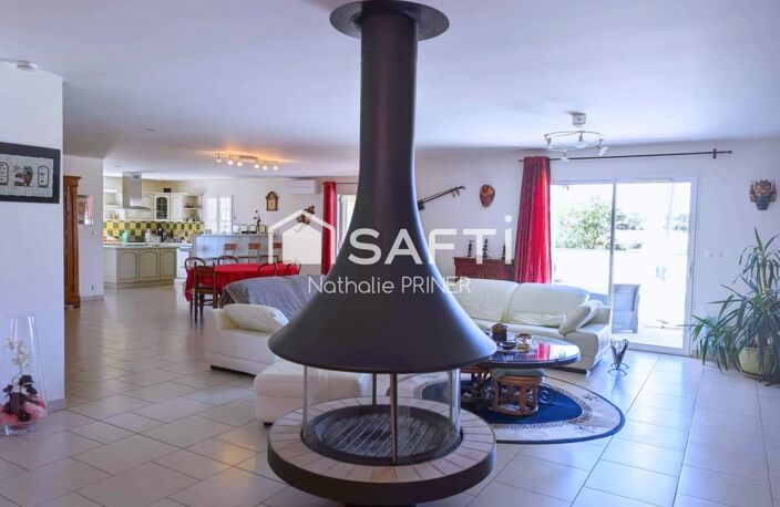 Spacieuse maison de plain-pied avec piscine — photo 3