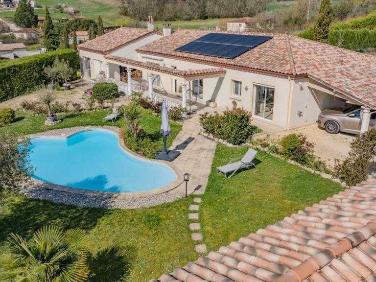 Villa spacieuse, jardin arboré, piscine — photo 1