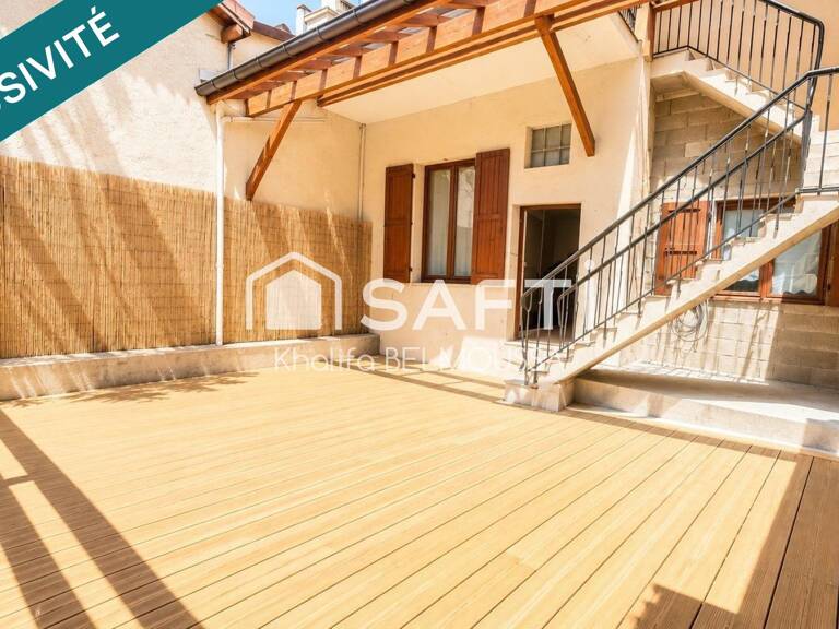 appartement avec fort potentiel en plein cœur de Belley sans travaux plus dependace — photo 1