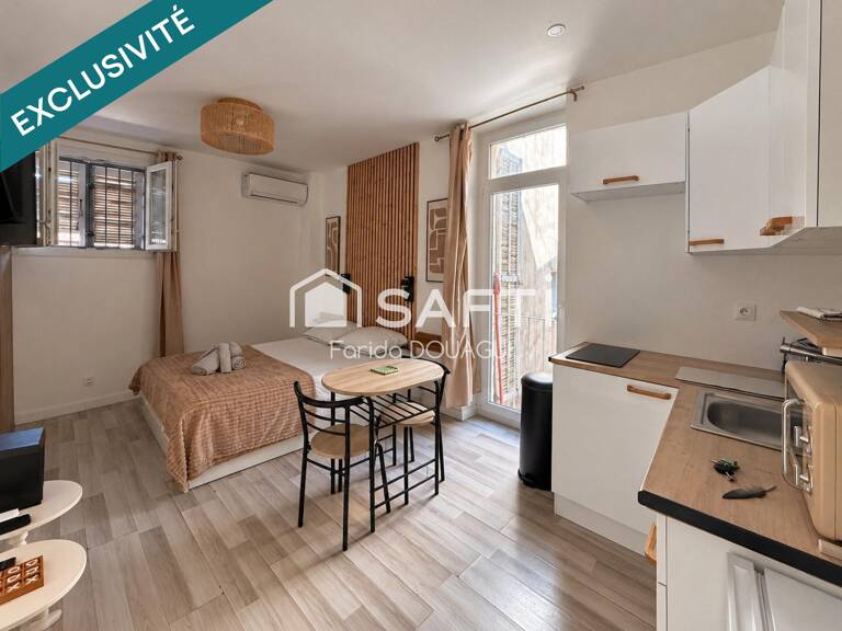 Le Panier : T1 rénové au dernier étage — photo 1