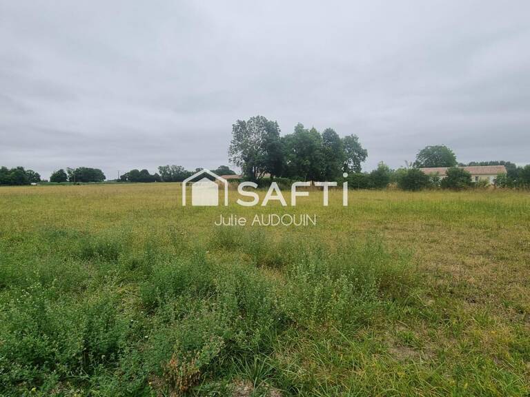 Terrain à bâtir, plat et borné — photo 1