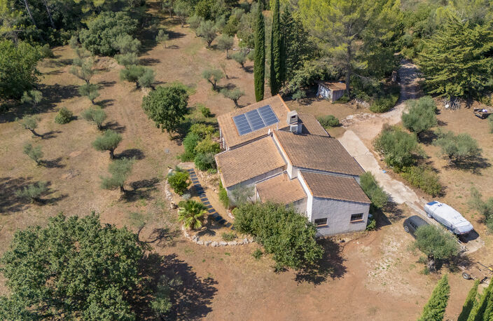 Villa T4 de plain-pied, 125m2 habitables sur 11 799m2 de terrain avec garage de 77m2. — photo 2