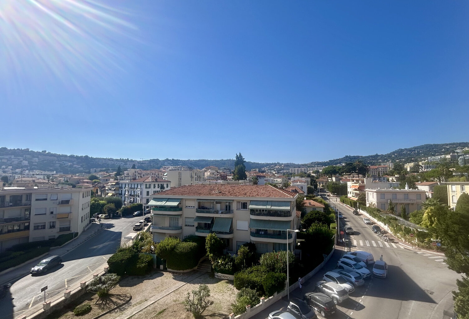 NICE CHAMBRUN 3P AVANT DERNIER ETAGE — photo 1