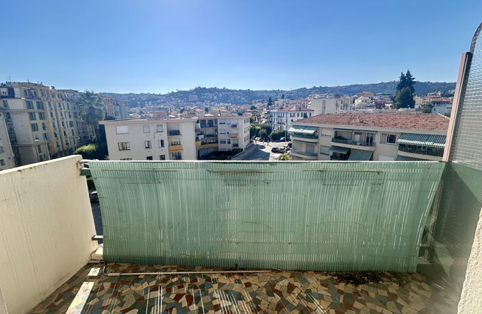 NICE CHAMBRUN 3P AVANT DERNIER ETAGE — photo 3