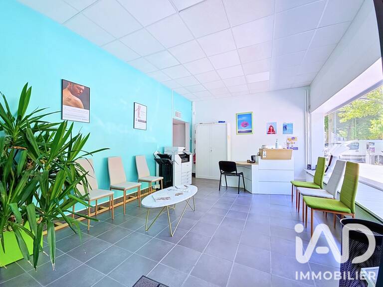Vente Boutique/Local commercial 194 m&sup2; — photo 1