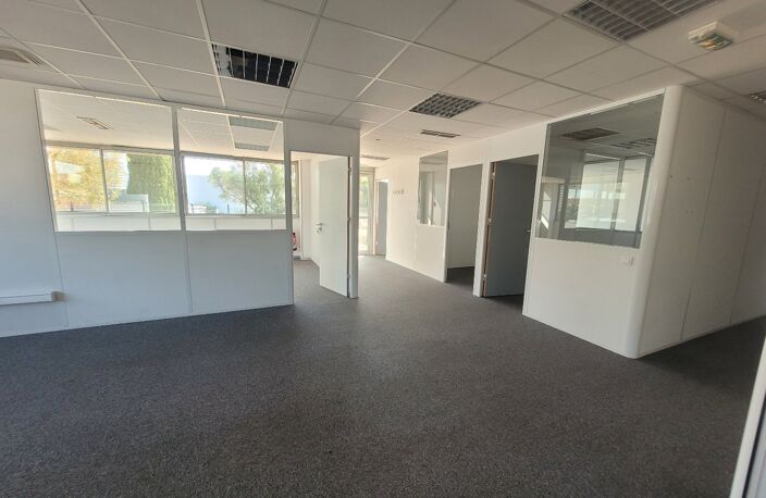 Bureau — photo 2