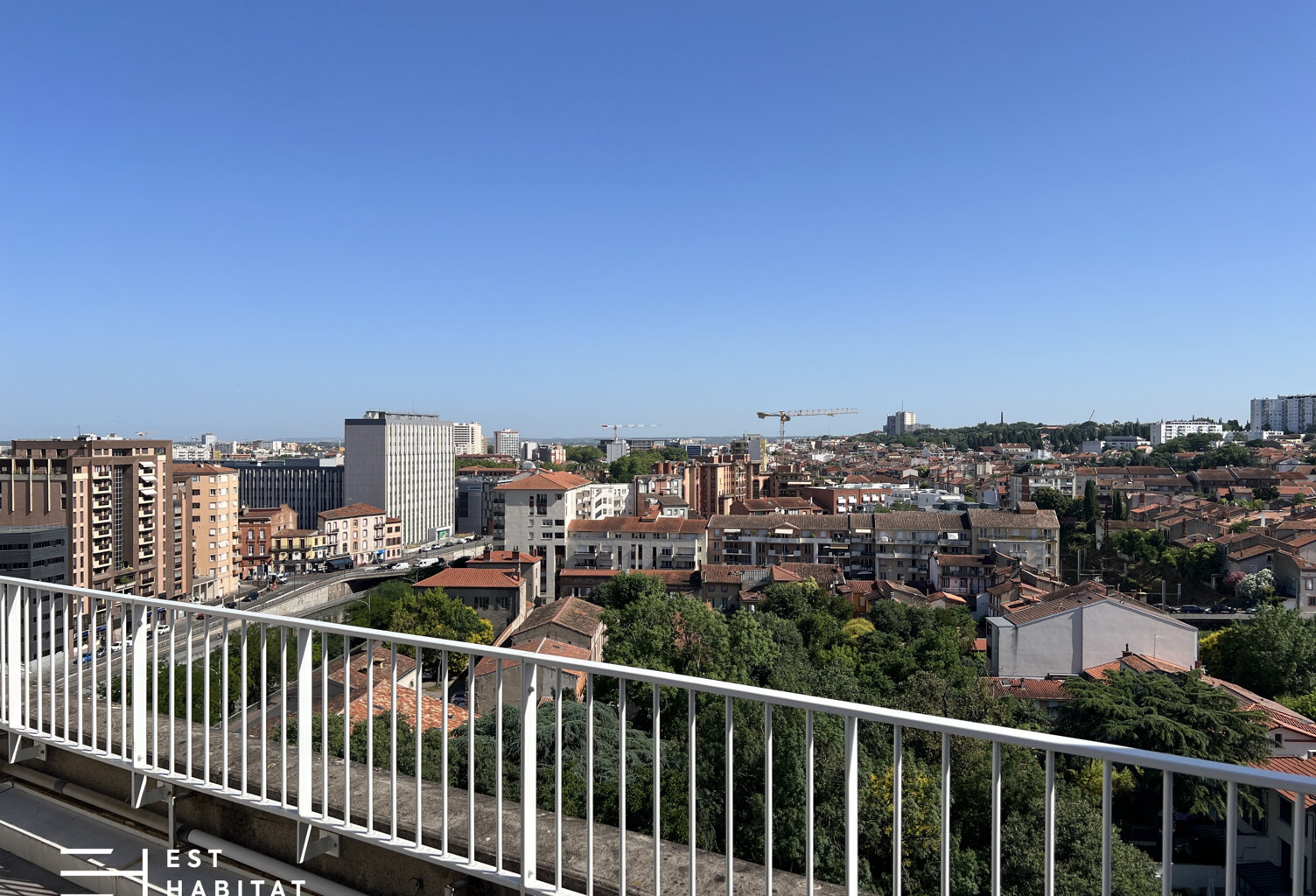 T2 PLACE DUPUY — photo 1