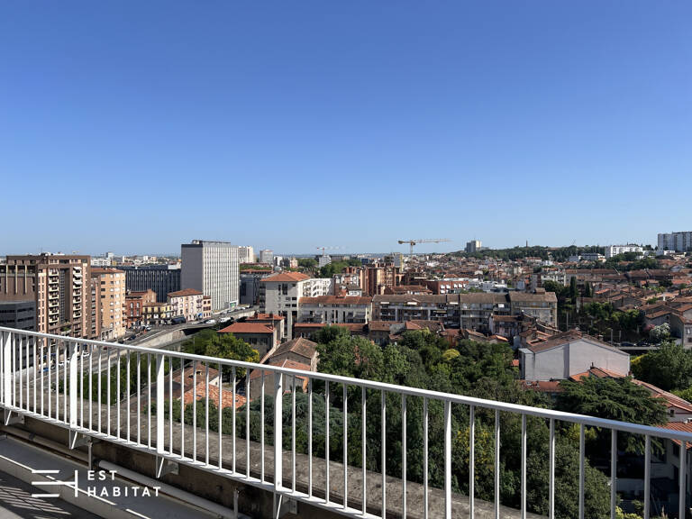 T2 PLACE DUPUY — photo 1