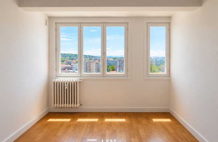 T2 PLACE DUPUY — photo 3