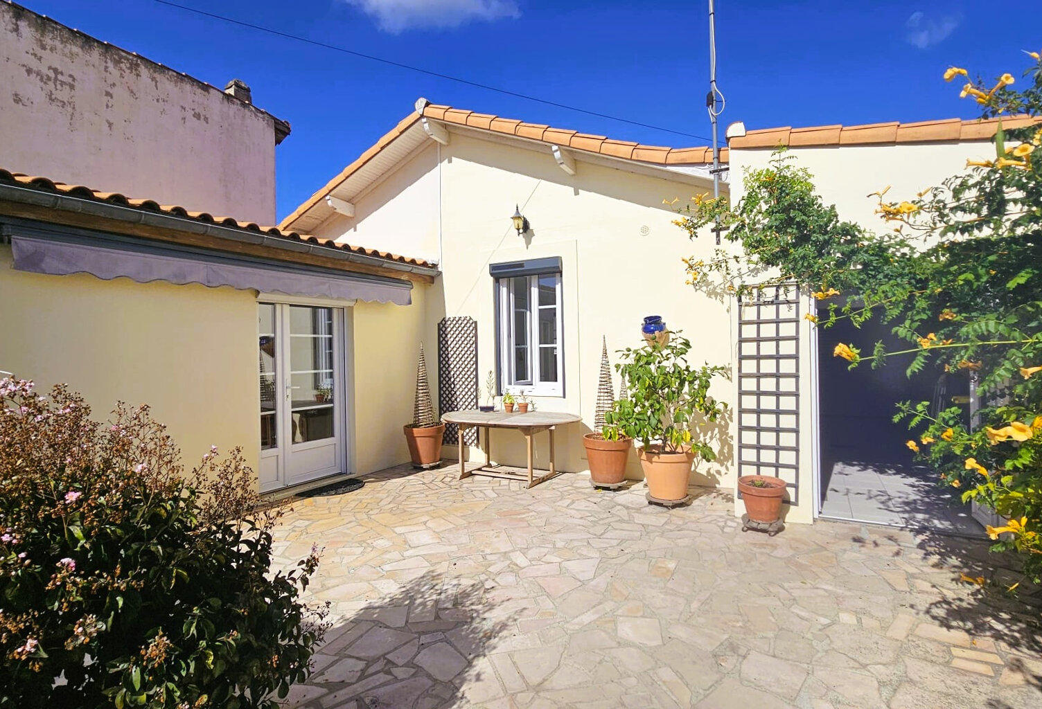Ensemble Immobilier de plain-pied — photo 1
