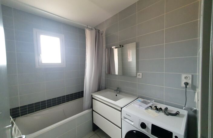 34500 BEZIERS-t3 meublé-rte bedarieux — photo 5