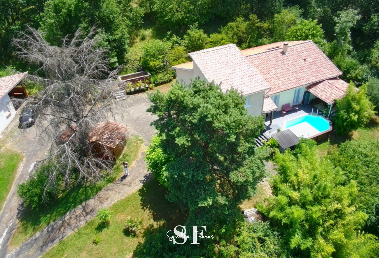 SUR LES HAUTEURS DE SAINT-CAPRAIS-DE-LERM   MAISON FAMILIALE AVEC VUE - PISCINE ET LOGEMENT INDEPENDANT — photo 1