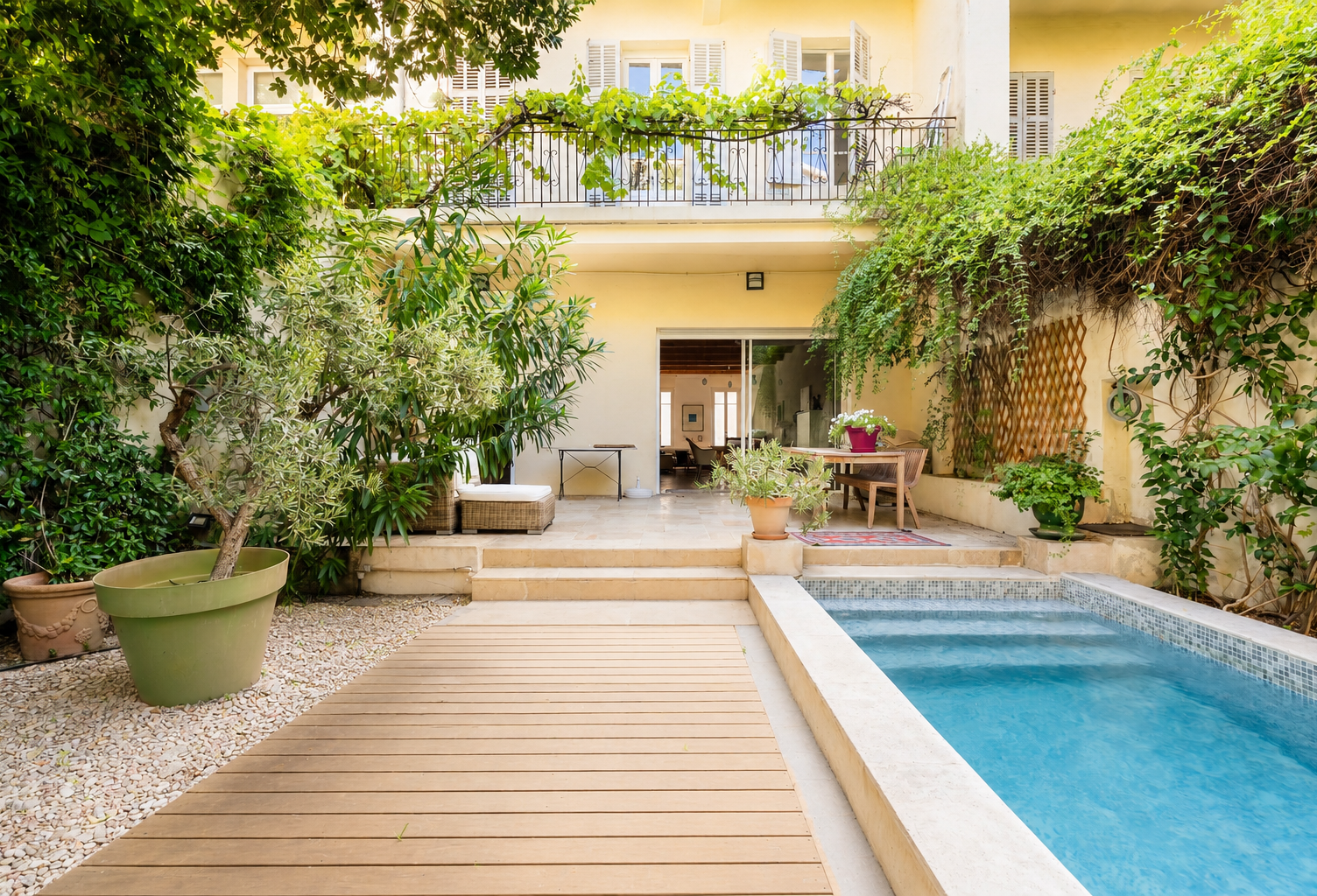 REZ-DE-JARDIN - PARADIS - PERIER - PISCINE - 13008 - CALME — photo 1