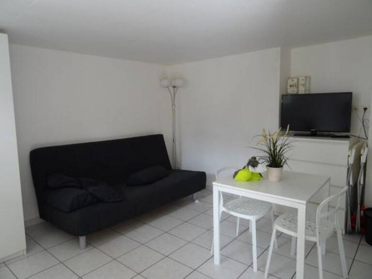 Studio meublé au centre du village — photo 1