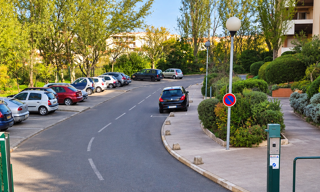 Garage   m² à louer à Marseille 8 (13008)