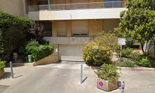 Garage   m² à louer à Marseille 5 (13005)