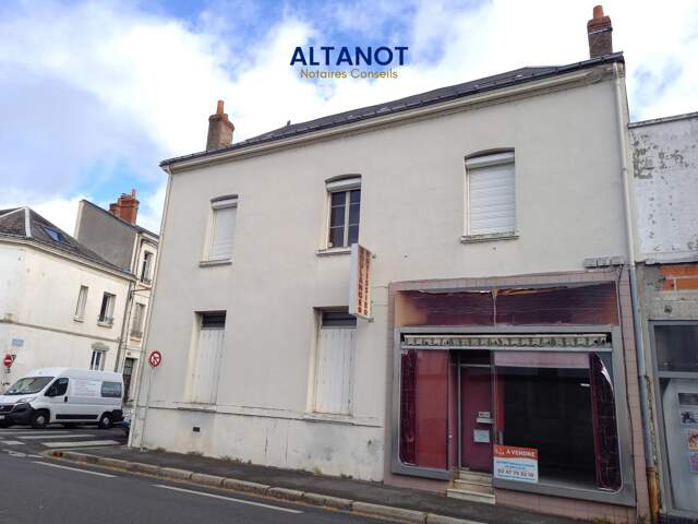 TOURS PREBENDES ENSEMBLE IMMOBILIER 164 M2-  R +2 - COUR - GA... — photo du bien