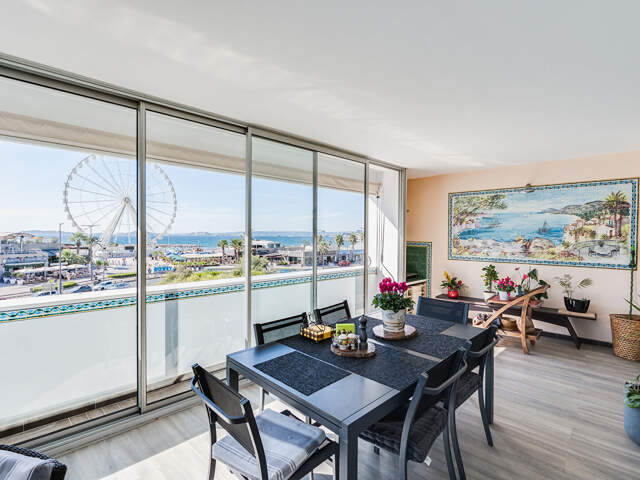 A vendre en exclusivité un appartement T4/T5 de 163 m2 avec vue mer, calanques, Notre Dame de la Garde et box/ secteur Bonneveine 13008 MARSEILLE — photo du bien