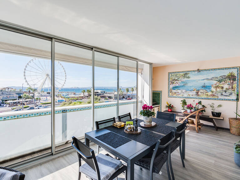 A vendre en exclusivité un appartement T4/T5 de 163 m2 avec vue mer, calanques, Notre Dame de la Garde et box/ secteur Bonneveine 13008 MARSEILLE — photo 1