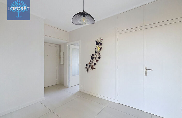 400m du Centre de Saint Genis Laval 3 pièces 87 m2 Ascenseur-Parking-Cave — photo 5