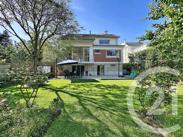 Maison 10 pièces 326 m² à Créteil — photo du bien