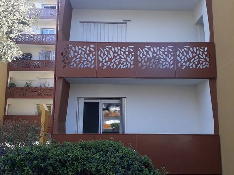 A SAISIR SECTEUR JAS DE BOUFFAN T1 31M² EN RDC AVEC TERRASSE TRES BON ETAT — photo 1