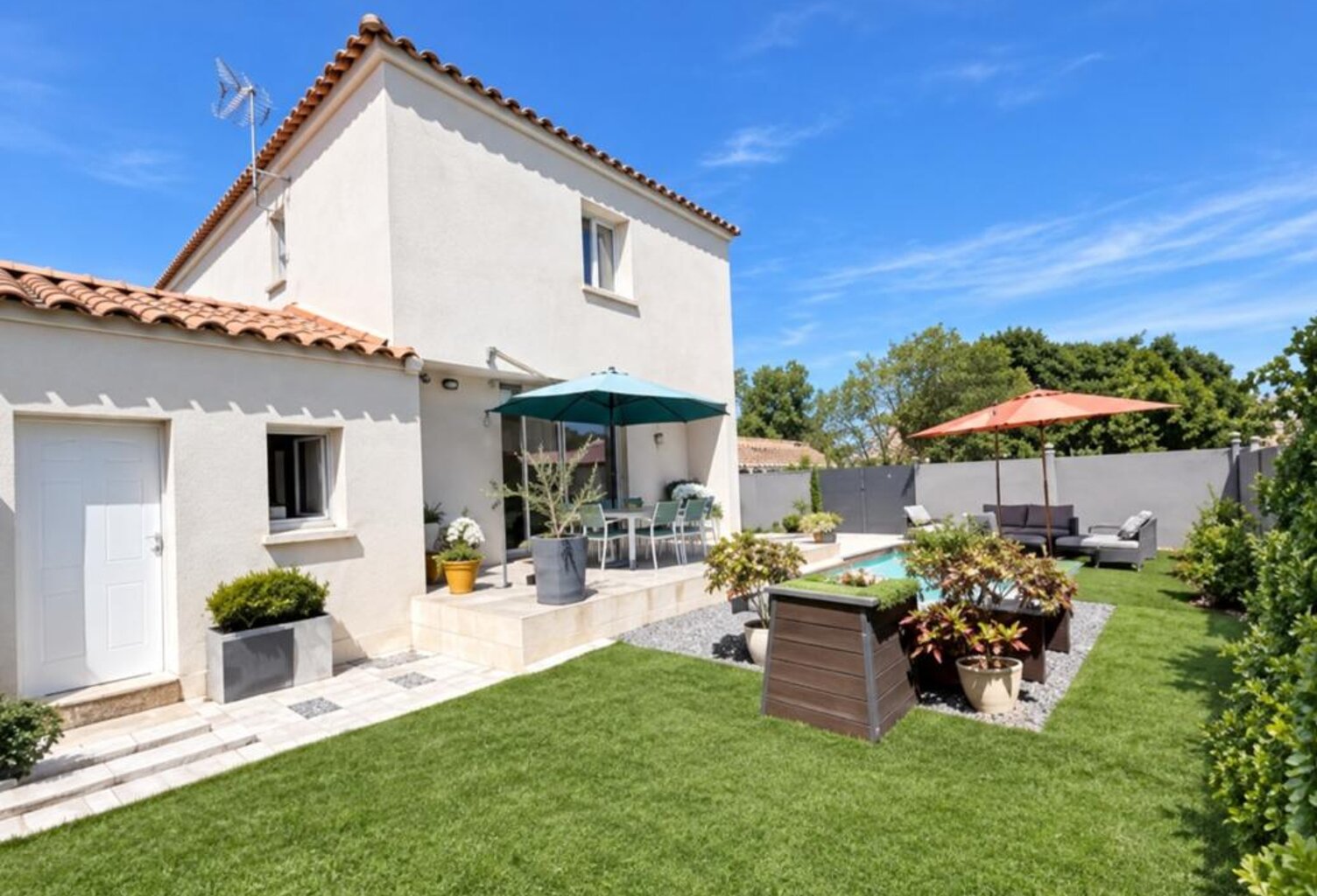 VILLA T4 RECENTE ET CONTEMPORAINE — photo 1