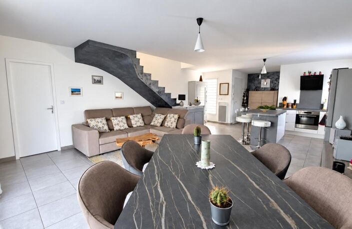 VILLA T4 RECENTE ET CONTEMPORAINE — photo 5
