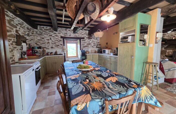 Maison 6 pces, 80 m² avec dépendances, source, terrain de 59 635 m² — photo 5