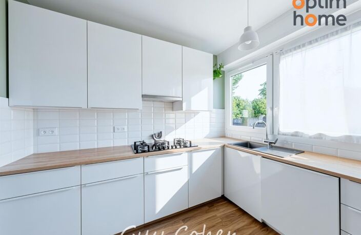 T4 STANDING DE 98 m2 EN RDJ TERRASSE 23 m2 PROCHE CENTRE — photo 3