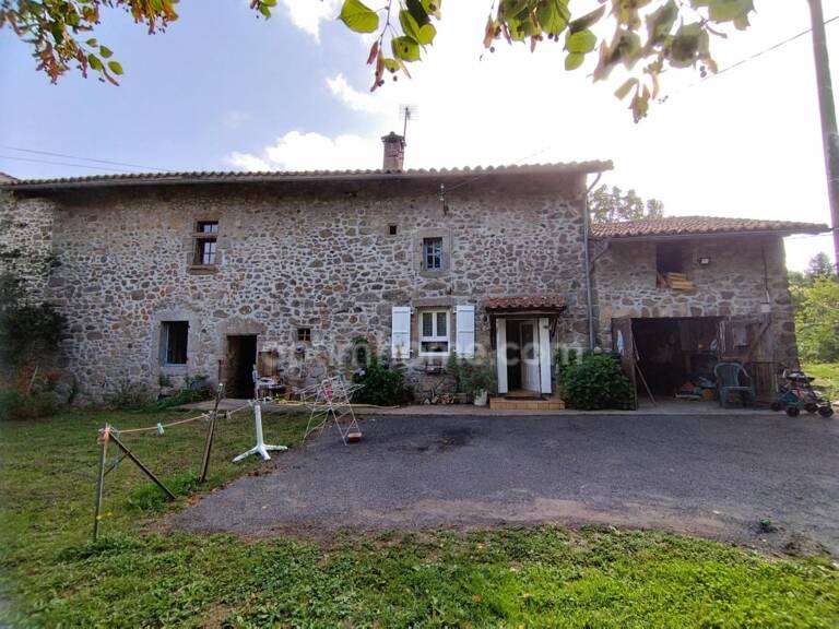 ROUSSINES 16310, maison avec garage, chai et grange, terrain 1985 m² — photo 1