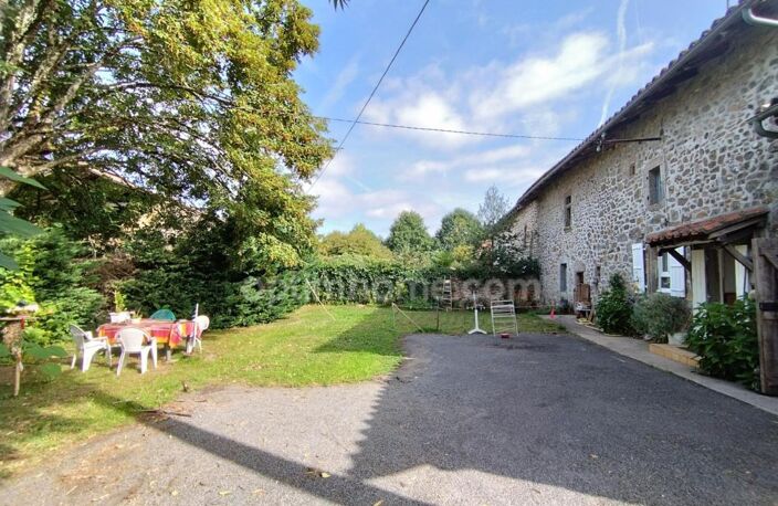 ROUSSINES 16310, maison avec garage, chai et grange, terrain 1985 m² — photo 4