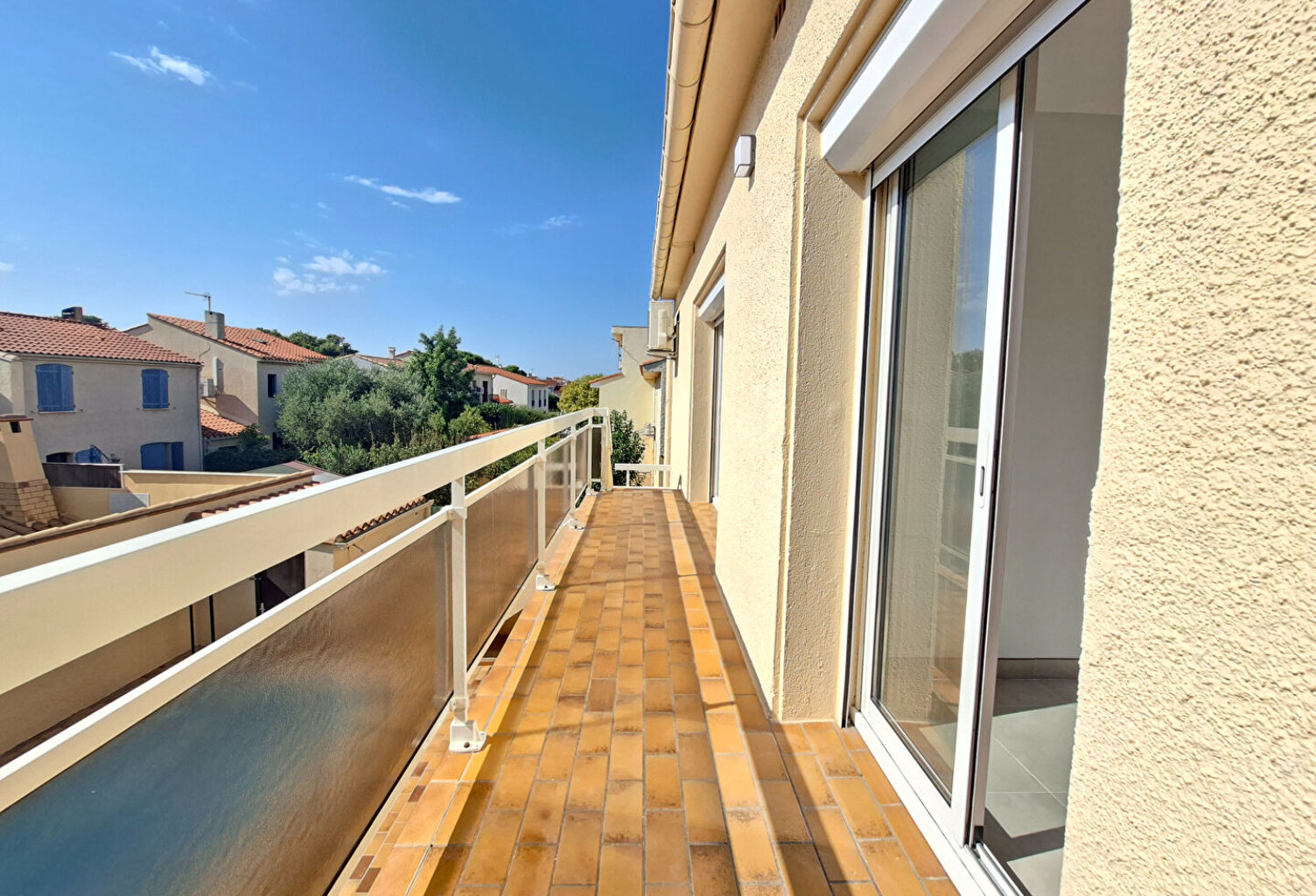 Perpignan SUD T4 de 107,51m2 avec parking, garage, terrasse et balcon — photo 1