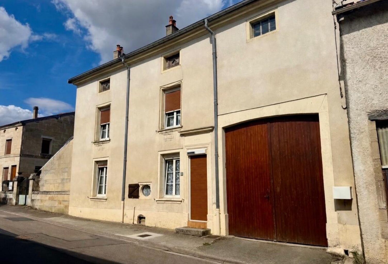 MAISON DE VILLAGE 3 CHAMBRES AVEC GRANGE — photo 1