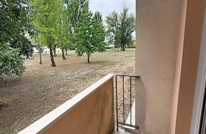 Mérignac – T3 avec balcon, vue verdoyante et fort potentiel de valorisation — photo 5