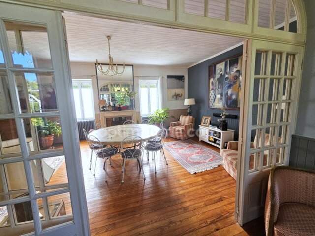 Coup de cœur à Nersac — Demeure de charme de 244 m² et 5 chambres, aux prestations haut de gamme. 10 pièces NERSAC (16) — photo du bien