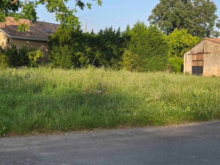 Terrain à bâtir à Peujard (33240) — photo 1
