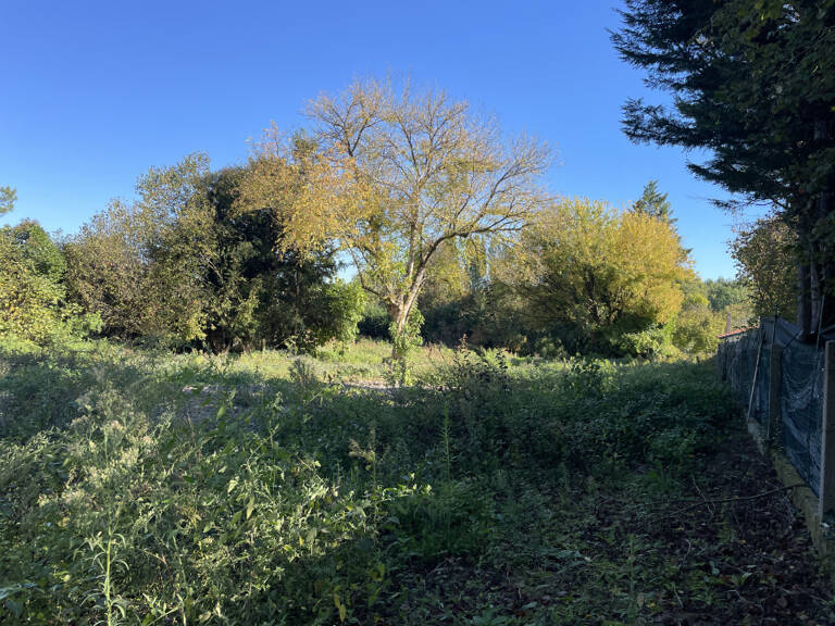 Terrain à bâtir à Camarsac (33750) — photo 1