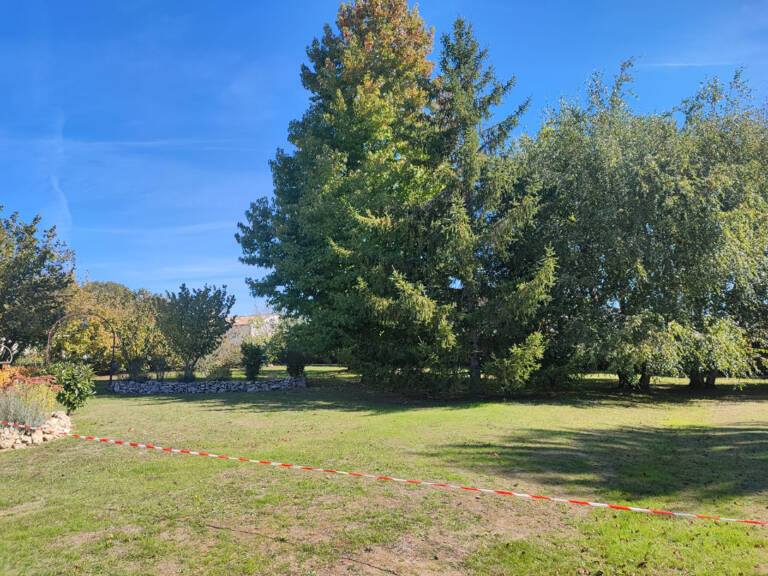 Terrain à bâtir à Faleyras (33760) — photo 1