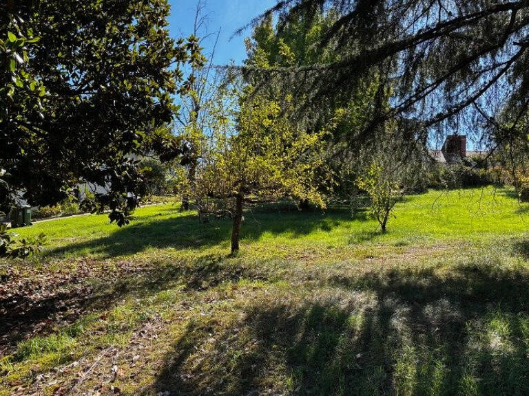 Terrain à bâtir à Salleboeuf (33370) — photo 1