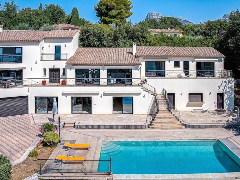 LA GAUDE – VILLA DE PRESTIGE • 326 M² • 2 400 M² DE TERRAIN • PISCINE À DÉBORDEMENT — photo 1