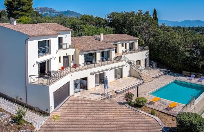 LA GAUDE – VILLA DE PRESTIGE • 326 M² • 2 400 M² DE TERRAIN • PISCINE À DÉBORDEMENT — photo 3