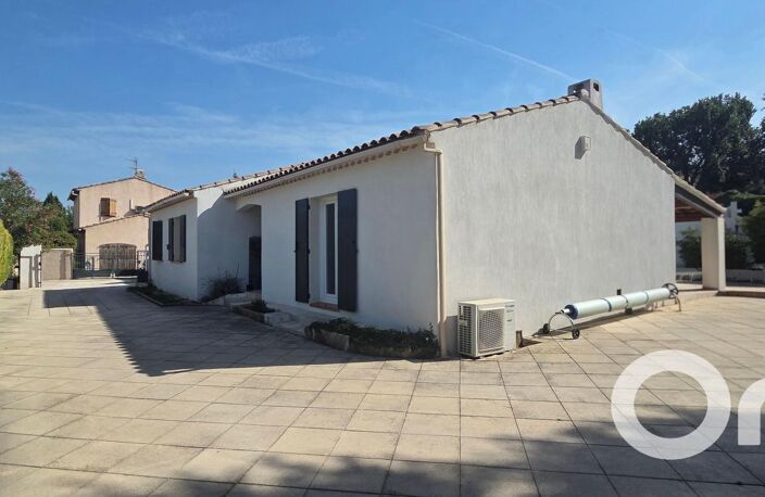 A vendre maison individuelle de plain-pied type 5/6 avec piscine sur terrain d'environ 900 m², plat — photo 2