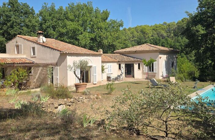 A vendre villa d'architecte T6/7 de 230 m², terrain plat de 6000 m² et garage et sous-sol de 100 m² à Peynier — photo 2
