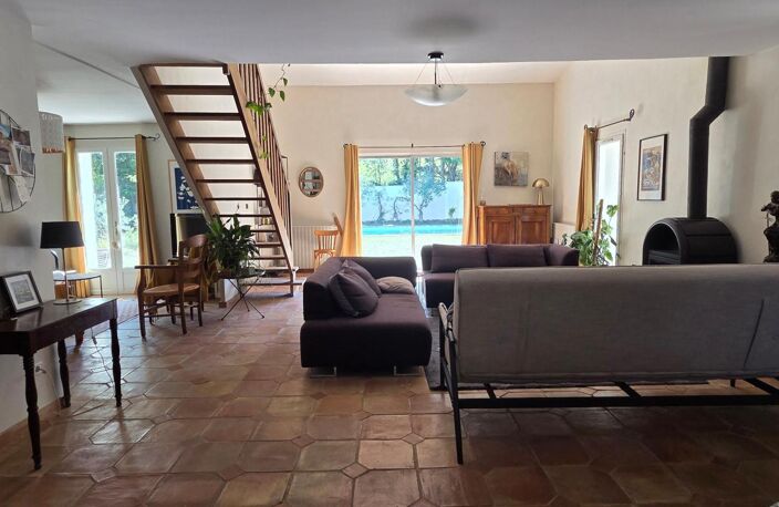 A vendre villa d'architecte T6/7 de 230 m², terrain plat de 6000 m² et garage et sous-sol de 100 m² à Peynier — photo 5