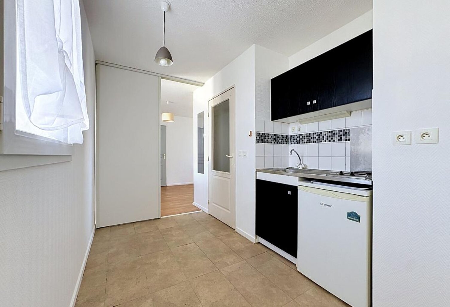 Appartement À Vendre T2 LA ROCHELLE — photo 1