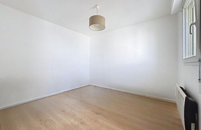 Appartement À Vendre T2 LA ROCHELLE — photo 4