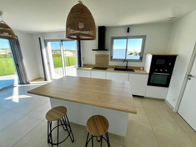 Maison Neuve  À Vendre 92m2 SEMUSSAC 3 Chambres — photo du bien
