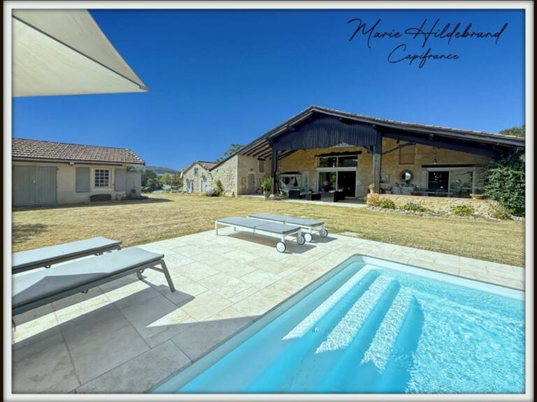 Maison en pierre de plus de 210m² - 5 chambres - jardin, piscine, dépendances - 3600m² — photo 1