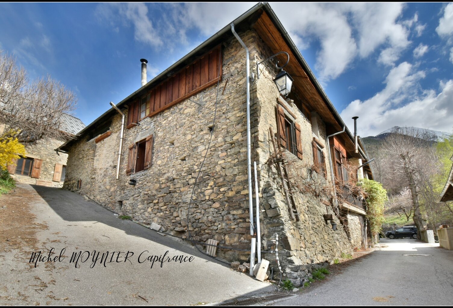 Maison de village à rénover avec grange de 186 m² à Siguret — photo 1